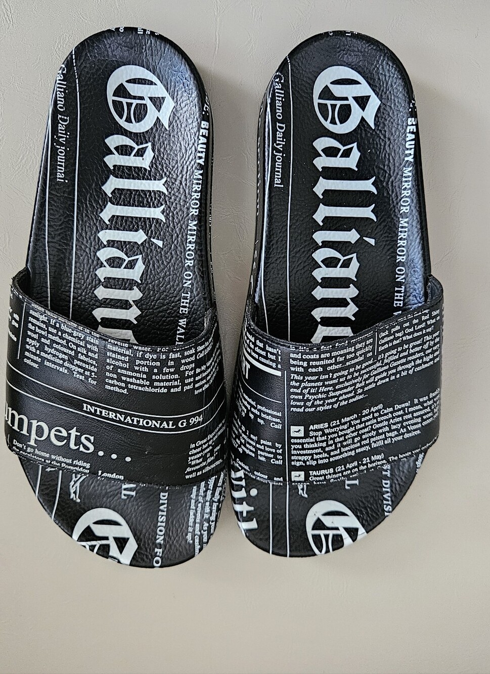 John Galliano Paris Gazette-Print Black Pool Slide